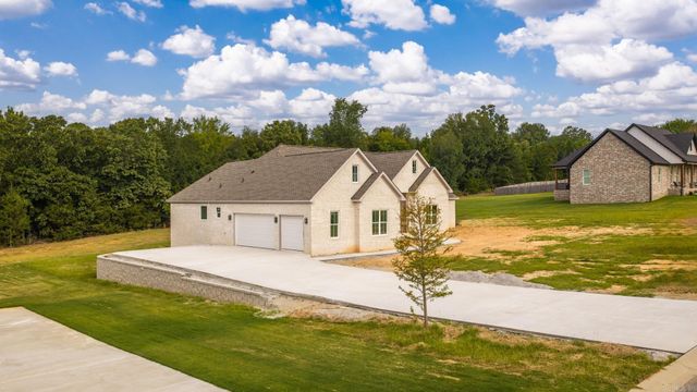 13 Avrey Lane, Greenbrier, AR 72058