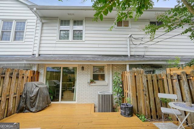 136 Peachtree Memorial Drive NW PENNSYLVANIA 8, Atlanta, GA 30309