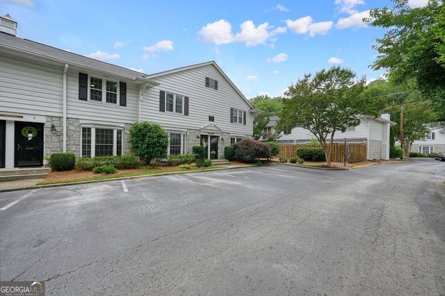 136 Peachtree Memorial Drive NW PENNSYLVANIA 8, Atlanta, GA 30309
