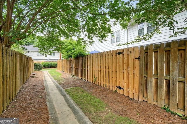 136 Peachtree Memorial Drive NW PENNSYLVANIA 8, Atlanta, GA 30309