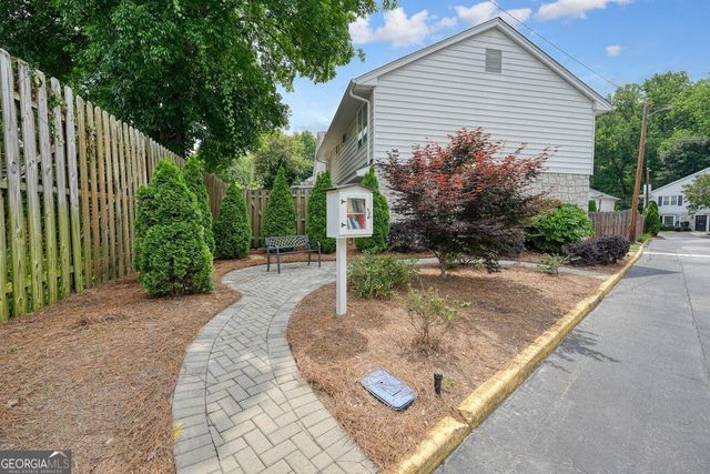 136 Peachtree Memorial Drive NW PENNSYLVANIA 8, Atlanta, GA 30309