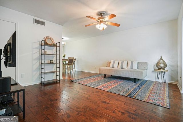 136 Peachtree Memorial Drive NW PENNSYLVANIA 8, Atlanta, GA 30309