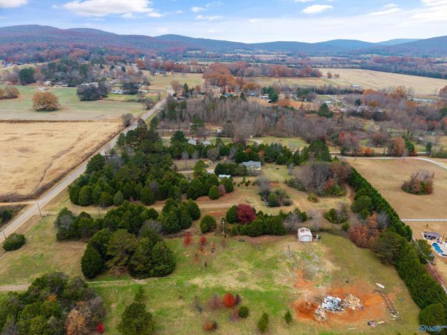 2312 Hurricane Creek Road, Gurley, AL 35748