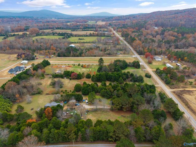 2312 Hurricane Creek Road, Gurley, AL 35748