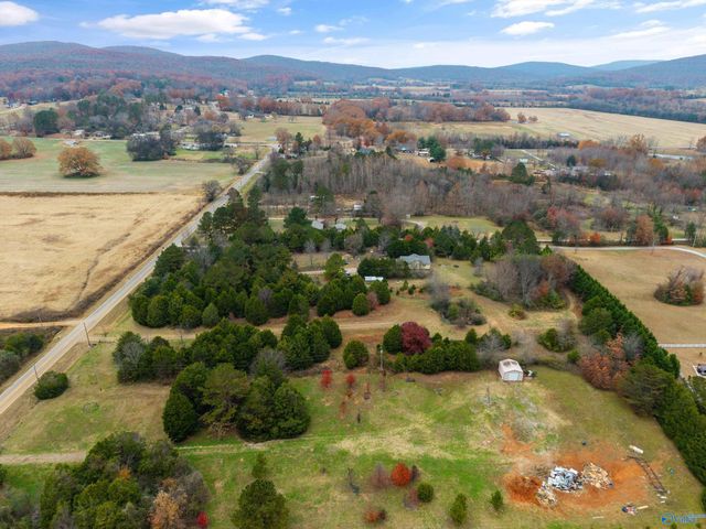 2312 Hurricane Creek Road, Gurley, AL 35748