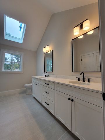 1 Kinsman Way, Foxboro, MA 02035