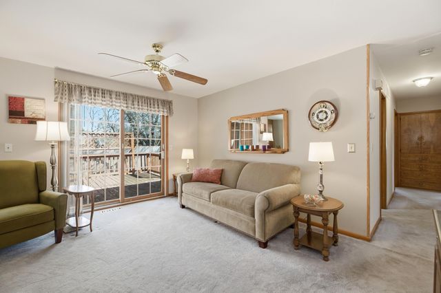 6117 Perryton St, Bel Aire, KS 67220