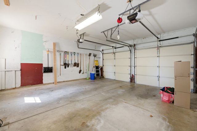 6117 Perryton St, Bel Aire, KS 67220