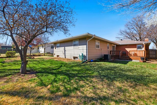 6117 Perryton St, Bel Aire, KS 67220
