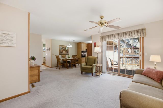 6117 Perryton St, Bel Aire, KS 67220