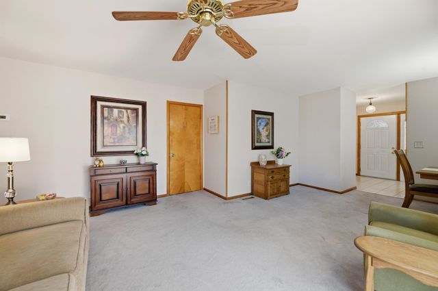 6117 Perryton St, Bel Aire, KS 67220