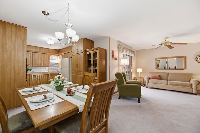 6117 Perryton St, Bel Aire, KS 67220