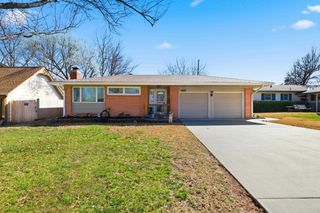 6117 Perryton St, Bel Aire, KS 67220