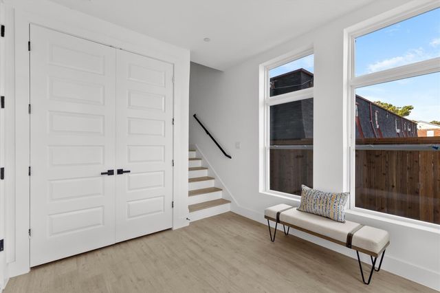 723 W 10th Street 101, Dallas, TX 75208