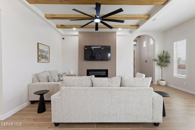 1425 DYLAN Place, El Paso, TX 79928