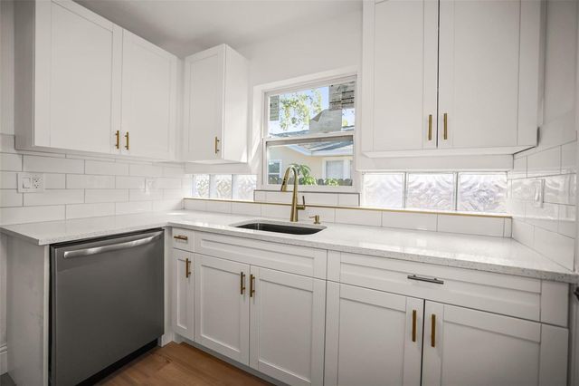 1520 20TH AVENUE N, St Petersburg, FL 33704