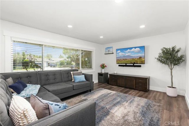 3238 W Ravenswood, Anaheim, CA 92804