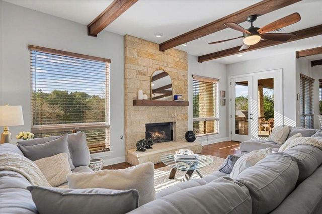 5240 Diamante DR, Spicewood, TX 78669