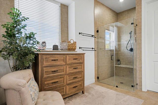 5240 Diamante DR, Spicewood, TX 78669