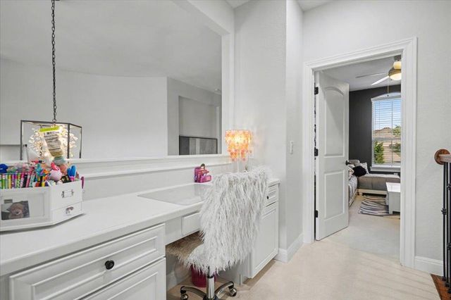 5240 Diamante DR, Spicewood, TX 78669