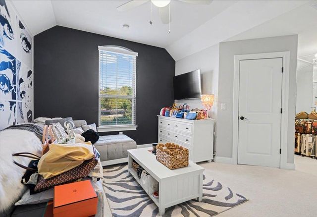 5240 Diamante DR, Spicewood, TX 78669