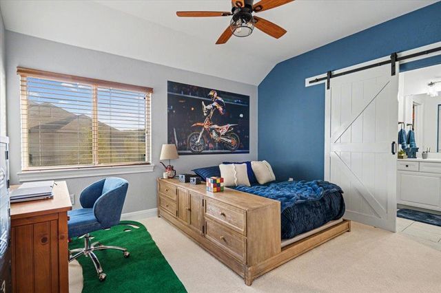 5240 Diamante DR, Spicewood, TX 78669