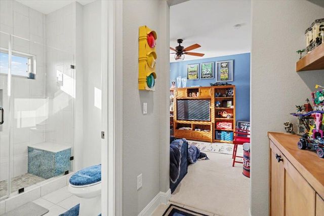 5240 Diamante DR, Spicewood, TX 78669