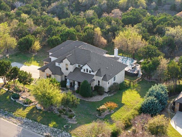 5240 Diamante DR, Spicewood, TX 78669