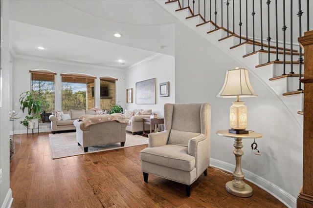 5240 Diamante DR, Spicewood, TX 78669