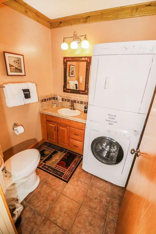 Image 16 of property listing at 52854 Balsam Drive, Oakhurst, CA 93644
