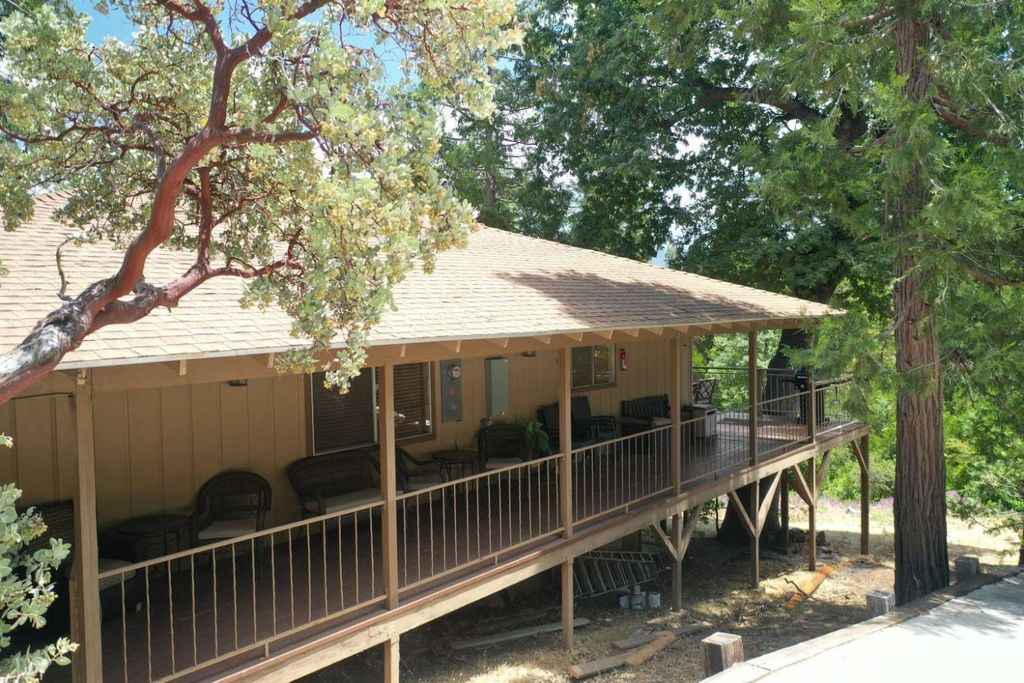 Image 22 of property listing at 52854 Balsam Drive, Oakhurst, CA 93644