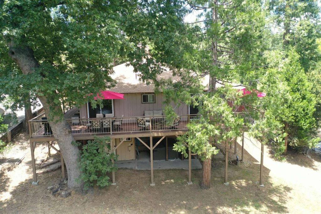 Image 24 of property listing at 52854 Balsam Drive, Oakhurst, CA 93644
