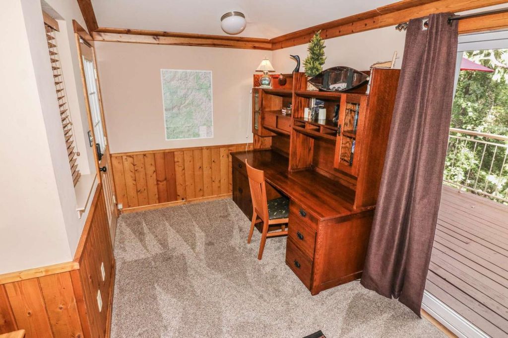 Image 7 of property listing at 52854 Balsam Drive, Oakhurst, CA 93644