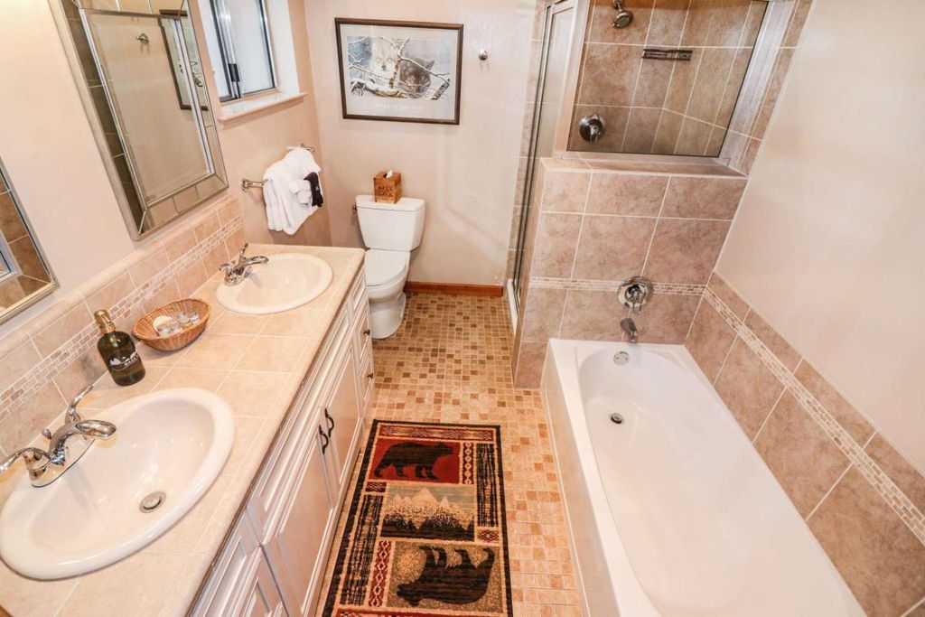 Image 8 of property listing at 52854 Balsam Drive, Oakhurst, CA 93644