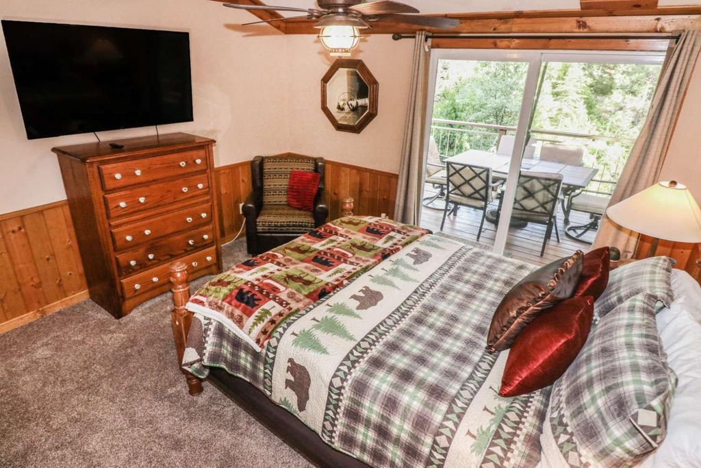 Image 9 of property listing at 52854 Balsam Drive, Oakhurst, CA 93644