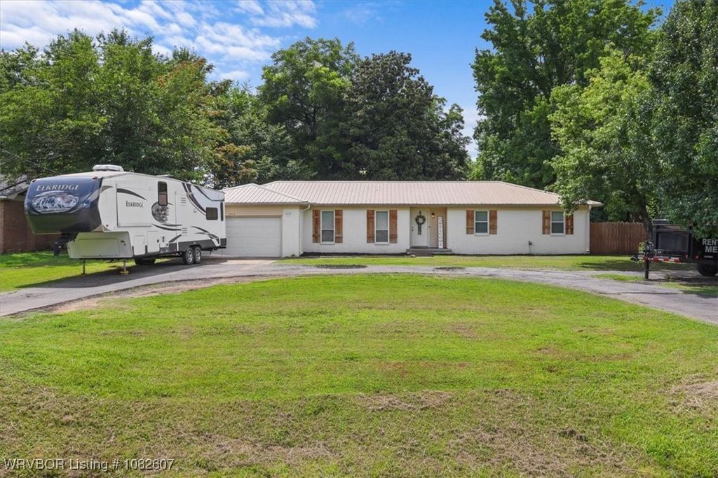201 Pocola Boulevard 2, Pocola, OK 74902