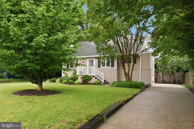 7002 LEE PARK CT, Falls Church, VA 22042