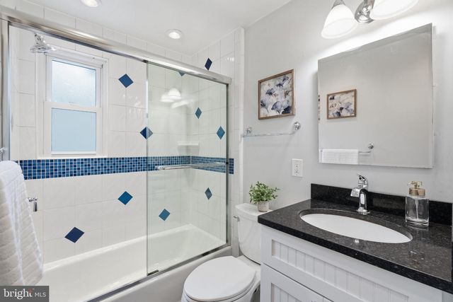 7002 LEE PARK CT, Falls Church, VA 22042