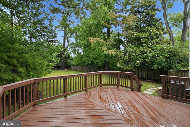 7002 LEE PARK CT, Falls Church, VA 22042