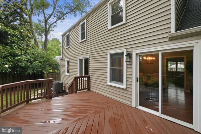 7002 LEE PARK CT, Falls Church, VA 22042