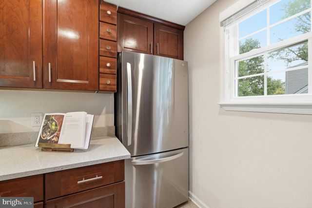 7002 LEE PARK CT, Falls Church, VA 22042