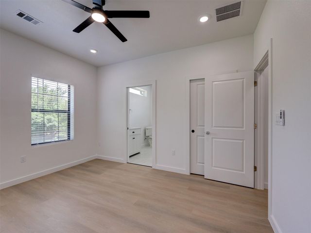 230 Brown St B, Elgin, TX 78621