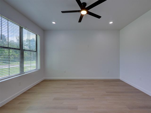 230 Brown St B, Elgin, TX 78621