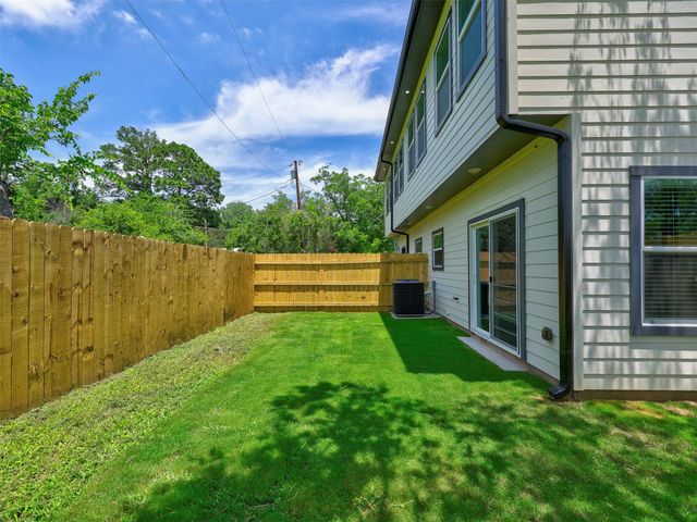 230 Brown St B, Elgin, TX 78621
