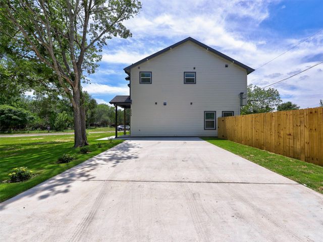 230 Brown St B, Elgin, TX 78621
