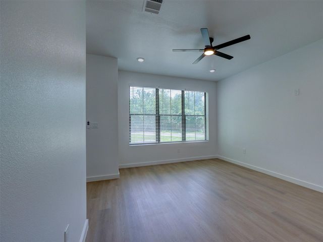 230 Brown St B, Elgin, TX 78621