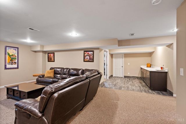 8945 Wintergreen Drive, West Chester, OH 45069