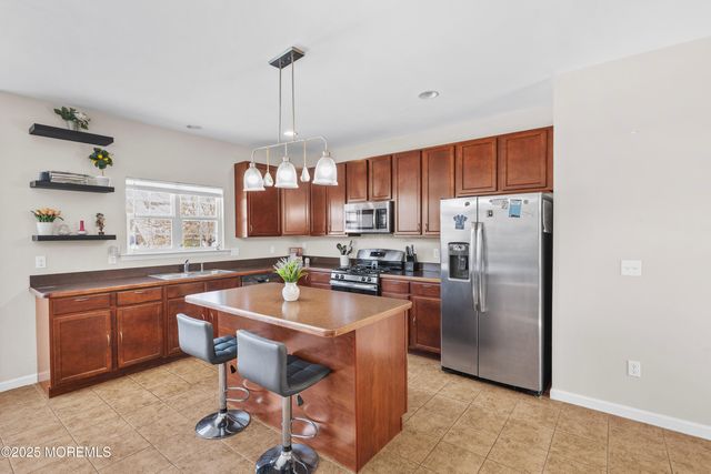 17 Heather Way, Barnegat, NJ 08005