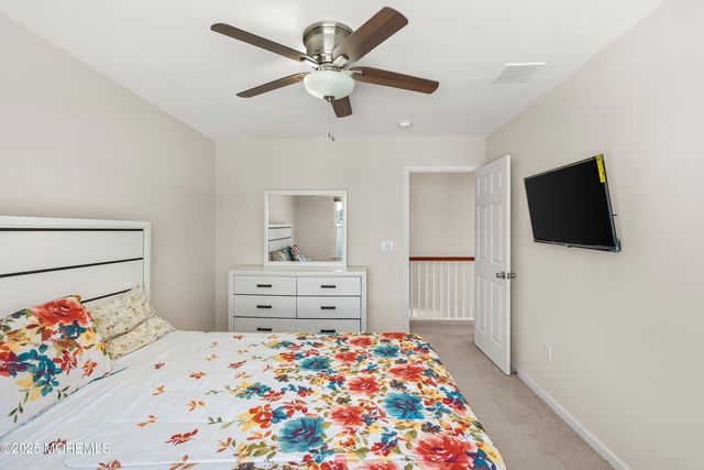 17 Heather Way, Barnegat, NJ 08005