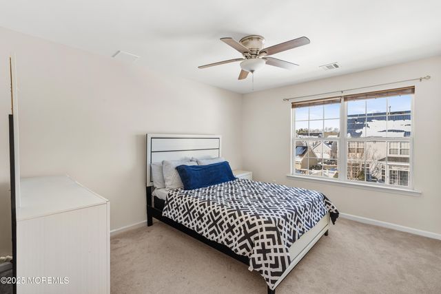 17 Heather Way, Barnegat, NJ 08005